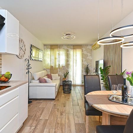 Apartment 2207 Pula Exterior photo